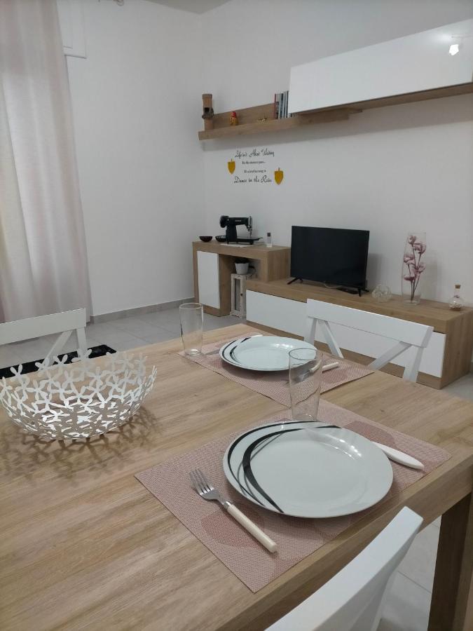 Holiday House Chiara SantʼAntìoco エクステリア 写真